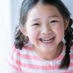 子供の歯並びがガタガタになる原因は？永久歯・前歯が重なるときの相談目安